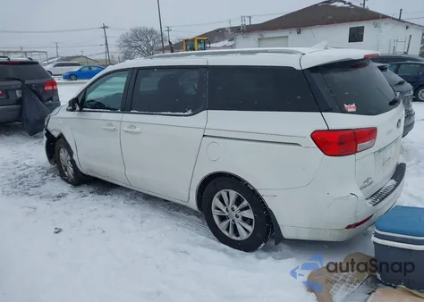2015 Kia Sedona Lx z USA, uszkodzony, nr VIN KNDMB5C18F6055895